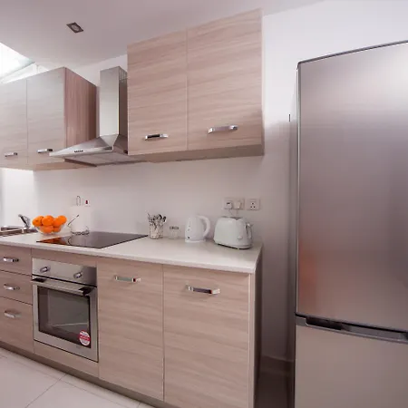 Aparthotel Instyle 3*