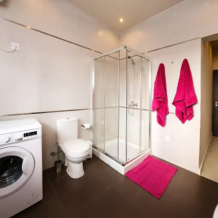 Instyle Aparthotel Saint Julian's