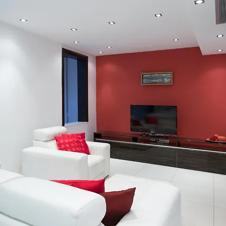 Instyle Saint Julian's