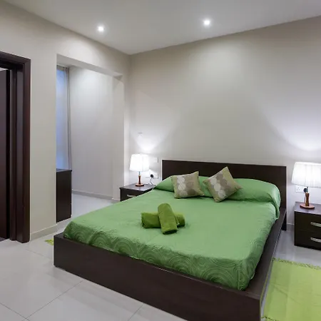 Instyle Aparthotel 3*