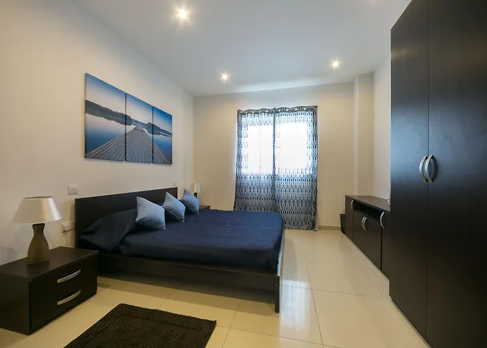 Instyle 3* Saint Julian's