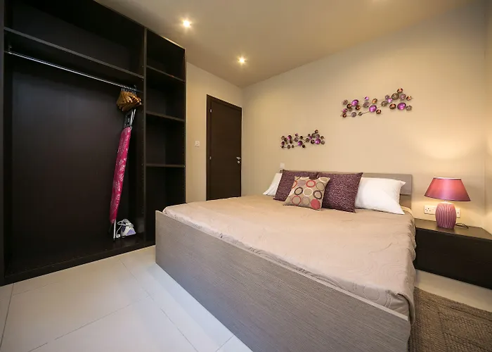 Instyle 3* Saint Julian's