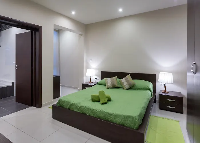 Instyle Aparthotel 3*