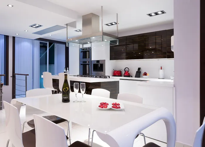 Instyle Aparthotel 3*